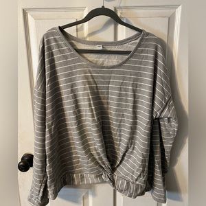 Large front-knot sweater